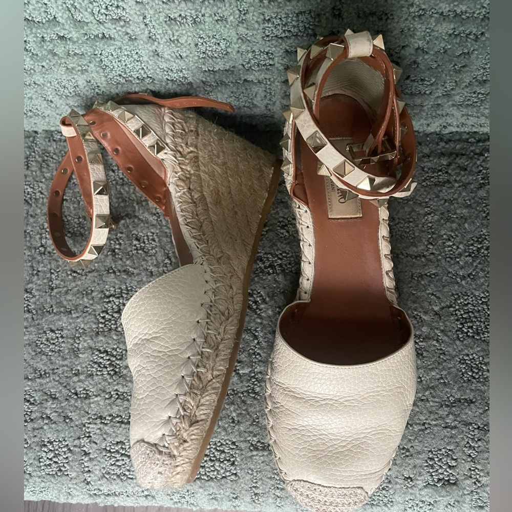 Valentino Garavani Women's Rockstud Wedge Espadrilles Leather Neutral size 36